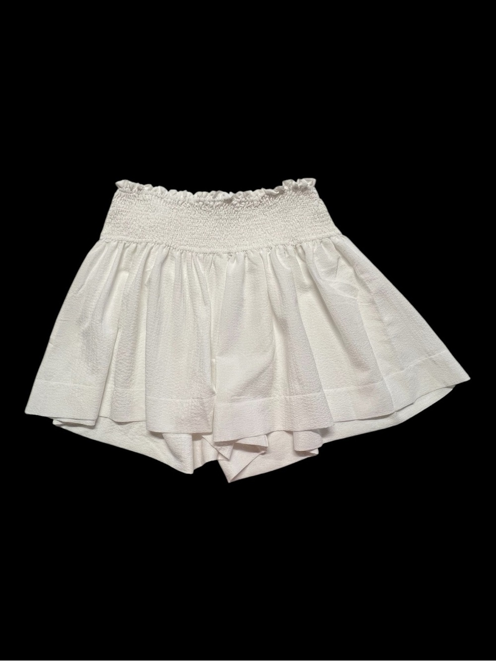 NWOT White Smocked Waist Flowy Shorts | Size 2X